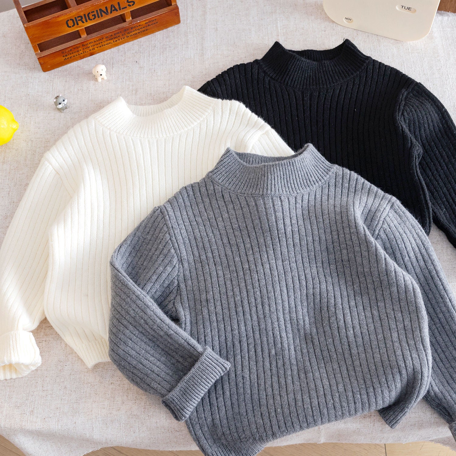 Children's thick knitted sweater, boys' winter new style, solid color top, trendy baby base sweater, girls' warm