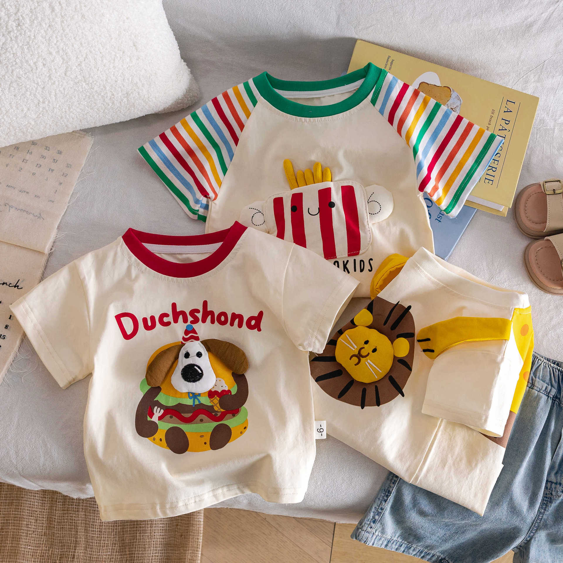 Boys' short-sleeved T-shirt, summer 2025 new style, handsome short-sleeved top, baby boy's clothes, summer base layer.